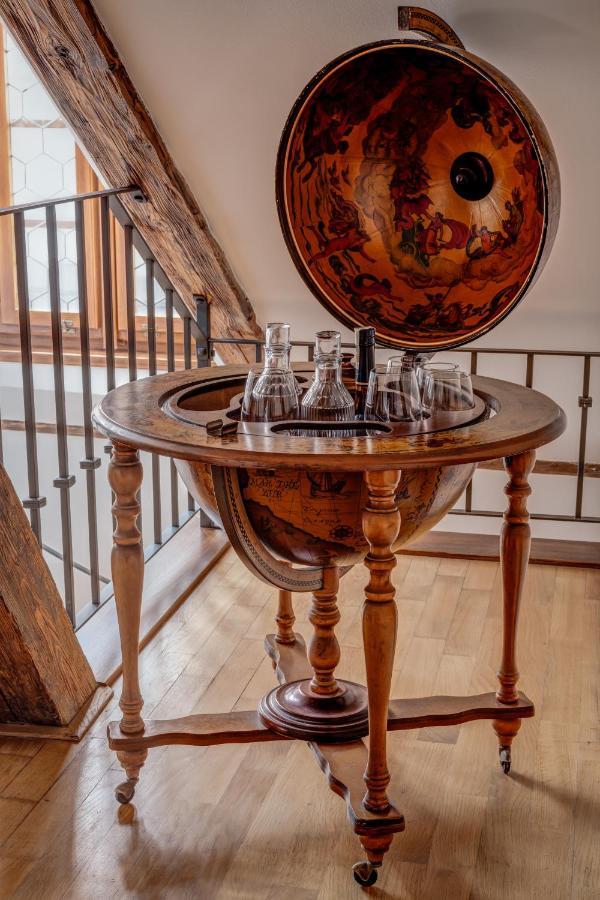 Hotel Nerudova 211 Praag